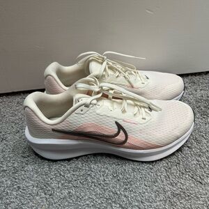 Nike Downshifter 13 Running Shoes - Size 10